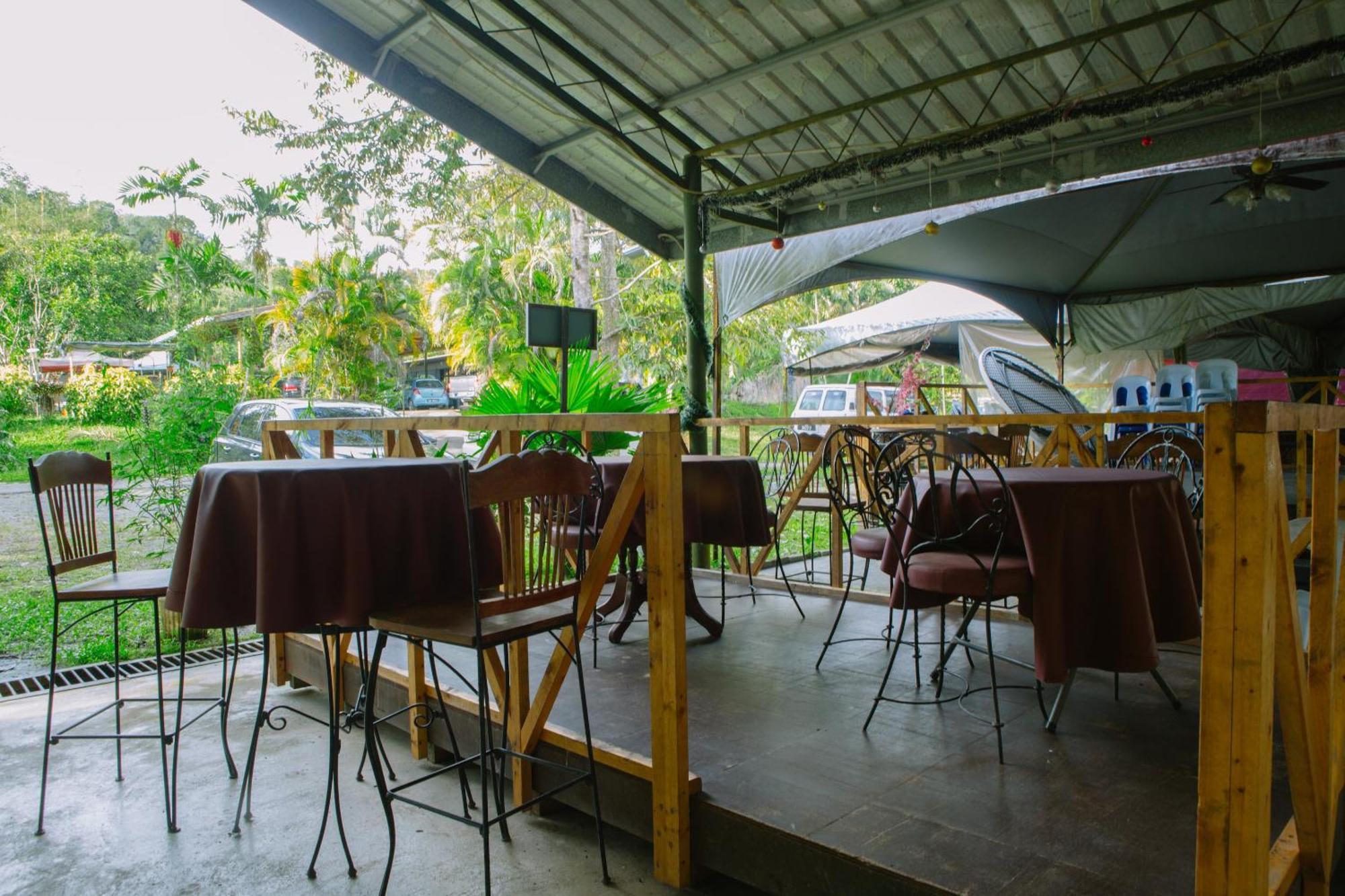 Oyo 90037 The 7 Lodge Tambunan Exterior foto